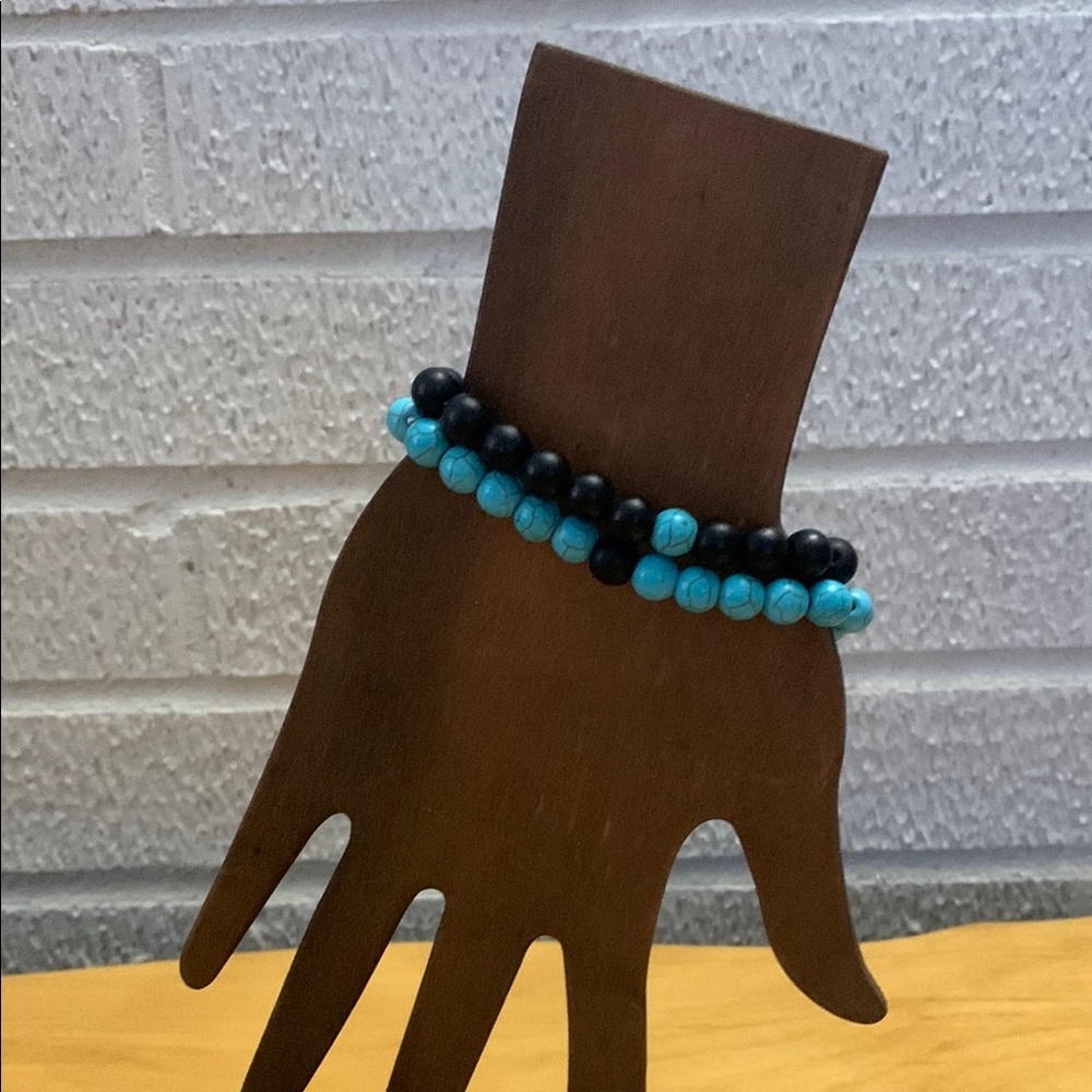 Distance Bracelet Set Howlite dyed Turquoise and Matte Onyx 8mm bead LIKE NEW 7"